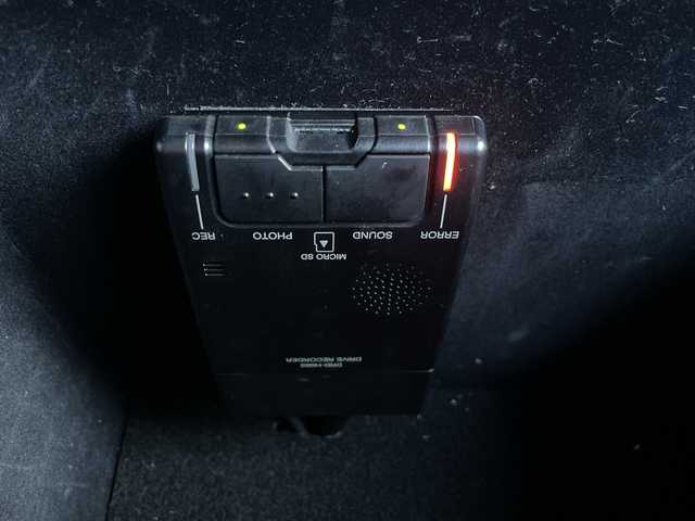 レクサス ＥＳ 300h Fスポーツ 神奈川県 2020(令2)年 7.8万km ホワイトノーヴァガラスフレーク 純正12.3インチナビ/セーフティシステムプラス/TRDエアロ/メモリーシート/デジタルインナーミラー/ドライブレコーダー/ヘッドアップディスプレイ/ブラインドスポットモニター/衝突被害軽減システム/車線逸脱警報/バックカメラ/サンルーフ/レザーシート/横滑り防止装置/ETC/アイドリングストップ/LEDヘッドライト/フォグランプ/オートライト/ウィンカーミラー/電動格納ミラー/純正19インチAW/シートヒーター/エアシート/シートリフター/ステアリングヒーター/プッシュスタート/スマートキー/フロアマット/スペアキー/取扱説明書/保証書/プリクラッシュセーフティ/レーントレーシングアシスト/アダプティブハイビームシステム/レーダークルーズコントロール/ロードサインアシスト