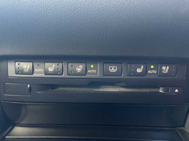 レクサス ＥＳ 300h Fスポーツ 神奈川県 2020(令2)年 7.8万km ホワイトノーヴァガラスフレーク 純正12.3インチナビ/セーフティシステムプラス/TRDエアロ/メモリーシート/デジタルインナーミラー/ドライブレコーダー/ヘッドアップディスプレイ/ブラインドスポットモニター/衝突被害軽減システム/車線逸脱警報/バックカメラ/サンルーフ/レザーシート/横滑り防止装置/ETC/アイドリングストップ/LEDヘッドライト/フォグランプ/オートライト/ウィンカーミラー/電動格納ミラー/純正19インチAW/シートヒーター/エアシート/シートリフター/ステアリングヒーター/プッシュスタート/スマートキー/フロアマット/スペアキー/取扱説明書/保証書/プリクラッシュセーフティ/レーントレーシングアシスト/アダプティブハイビームシステム/レーダークルーズコントロール/ロードサインアシスト