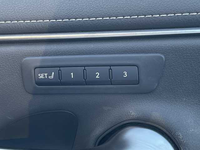 レクサス ＥＳ 300h Fスポーツ 神奈川県 2020(令2)年 7.8万km ホワイトノーヴァガラスフレーク 純正12.3インチナビ/セーフティシステムプラス/TRDエアロ/メモリーシート/デジタルインナーミラー/ドライブレコーダー/ヘッドアップディスプレイ/ブラインドスポットモニター/衝突被害軽減システム/車線逸脱警報/バックカメラ/サンルーフ/レザーシート/横滑り防止装置/ETC/アイドリングストップ/LEDヘッドライト/フォグランプ/オートライト/ウィンカーミラー/電動格納ミラー/純正19インチAW/シートヒーター/エアシート/シートリフター/ステアリングヒーター/プッシュスタート/スマートキー/フロアマット/スペアキー/取扱説明書/保証書/プリクラッシュセーフティ/レーントレーシングアシスト/アダプティブハイビームシステム/レーダークルーズコントロール/ロードサインアシスト