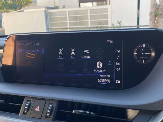 レクサス ＥＳ 300h Fスポーツ 神奈川県 2020(令2)年 7.8万km ホワイトノーヴァガラスフレーク 純正12.3インチナビ/セーフティシステムプラス/TRDエアロ/メモリーシート/デジタルインナーミラー/ドライブレコーダー/ヘッドアップディスプレイ/ブラインドスポットモニター/衝突被害軽減システム/車線逸脱警報/バックカメラ/サンルーフ/レザーシート/横滑り防止装置/ETC/アイドリングストップ/LEDヘッドライト/フォグランプ/オートライト/ウィンカーミラー/電動格納ミラー/純正19インチAW/シートヒーター/エアシート/シートリフター/ステアリングヒーター/プッシュスタート/スマートキー/フロアマット/スペアキー/取扱説明書/保証書/プリクラッシュセーフティ/レーントレーシングアシスト/アダプティブハイビームシステム/レーダークルーズコントロール/ロードサインアシスト