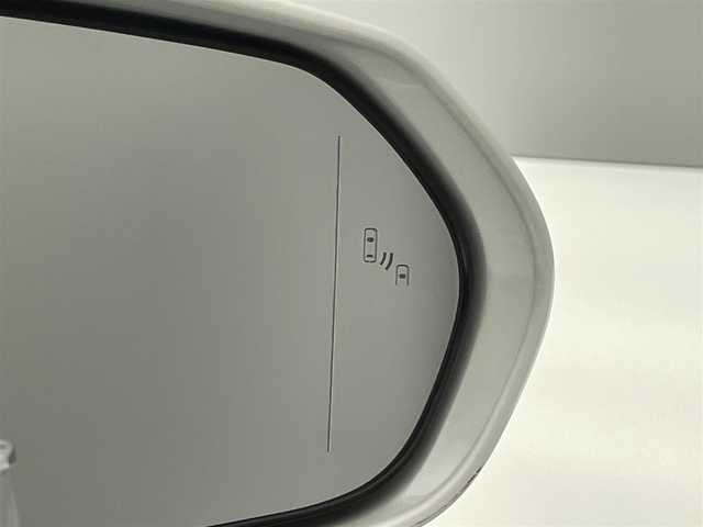 トヨタ クラウン ハイブリッド RS アドバンス 愛知県 2021(令3)年 3.8万km プレシャスホワイトパール 純正１２．３型ナビ　ムーンルーフ　全方位カメラ　デジタルインナミラー　フルセグTV　BT　DVD　黒革　シートヒーター　シートベンチレーション　ＢＳＭ　ＡＣ１００Ｖ　ＥＴＣ２．０　セーフティセンス　衝突軽減　追従クルコン　ＬＥＤオートライト　コーナーセンサー　禁煙車