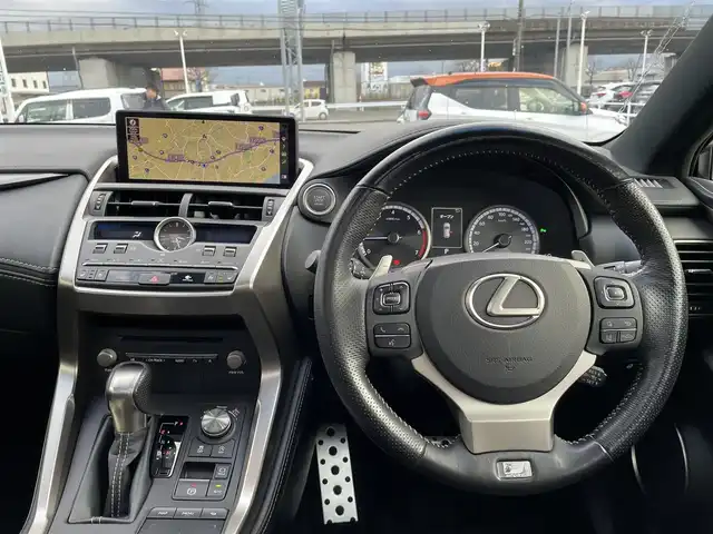 レクサス ＮＸ 300 Fスポーツ 石川県 2018(平30)年 5.2万km ホワイトノーヴァガラスフレーク Fスポーツ/純正メモリーナビ/フルセグTV/バックカメラ/LEDライト/プリクラッシュセーフティ/レーンディパーチャーアラート/オートマチックハイビームアシスト/アイドリングストップ/レーダークルーズ/大型ムーンルーフ/ETC/レザーシート/シートヒーター/パワーシート/ステアリングヒーター/パワーバックドア/スマートキー/プッシュスタート