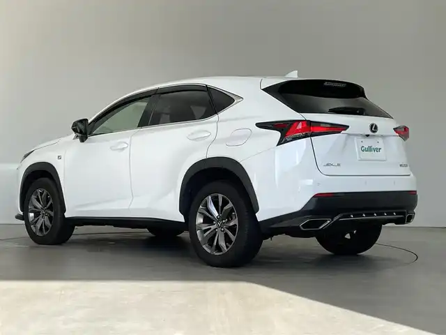 レクサス ＮＸ 300 Fスポーツ 埼玉県 2018(平30)年 5.2万km ホワイトノーヴァガラスフレーク Fスポーツ/純正メモリーナビ/フルセグTV/バックカメラ/LEDライト/プリクラッシュセーフティ/レーンディパーチャーアラート/オートマチックハイビームアシスト/アイドリングストップ/レーダークルーズ/大型ムーンルーフ/ETC/レザーシート/シートヒーター/パワーシート/ステアリングヒーター/パワーバックドア/スマートキー/プッシュスタート