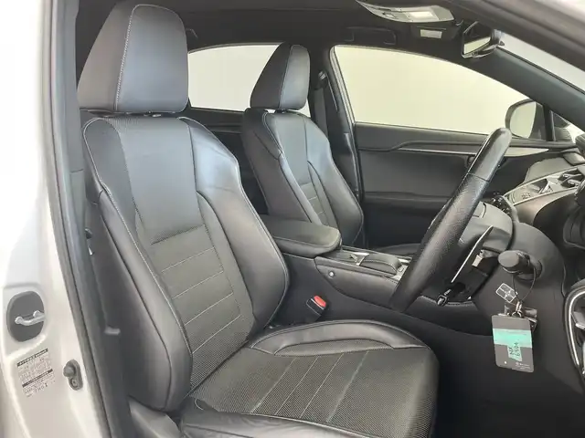 レクサス ＮＸ 300 Fスポーツ 埼玉県 2018(平30)年 5.2万km ホワイトノーヴァガラスフレーク Fスポーツ/純正メモリーナビ/フルセグTV/バックカメラ/LEDライト/プリクラッシュセーフティ/レーンディパーチャーアラート/オートマチックハイビームアシスト/アイドリングストップ/レーダークルーズ/大型ムーンルーフ/ETC/レザーシート/シートヒーター/パワーシート/ステアリングヒーター/パワーバックドア/スマートキー/プッシュスタート