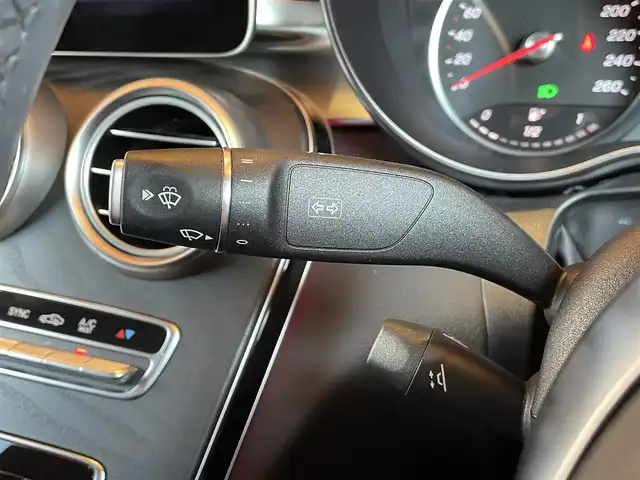 メルセデス・ベンツ Ｃ２００ アバンギャルド AMGライン 愛知県 2018(平30)年 4.6万km モハーベシルバー AMGライン/純正ナビ/フルセグTV/Bluetooth/USB/AppleCarPlay/AndroidAuto/バックカメラ/アンビエントライト /レーダーセーフティパッケージ/ACC/レーンキープアシスト/ブラインドスポットモニター/ブラックレザーシート/シートヒーター /メモリーパワーシート/マルチビームLEDヘッドライト/アダプティブハイビームアシストプラス/ETC2.0/保証書/取扱説明書/スペアキー