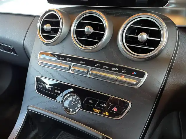 メルセデス・ベンツ Ｃ２００ アバンギャルド AMGライン 愛知県 2018(平30)年 4.6万km モハーベシルバー AMGライン/純正ナビ/フルセグTV/Bluetooth/USB/AppleCarPlay/AndroidAuto/バックカメラ/アンビエントライト /レーダーセーフティパッケージ/ACC/レーンキープアシスト/ブラインドスポットモニター/ブラックレザーシート/シートヒーター /メモリーパワーシート/マルチビームLEDヘッドライト/アダプティブハイビームアシストプラス/ETC2.0/保証書/取扱説明書/スペアキー