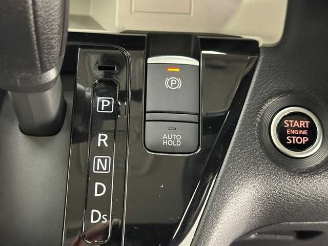 三菱 デリカミニ T プレミアム 兵庫県 2024(令6)年 0.1千km アメジストブラック/シルキーホワイト 登録時走行距離:14km/純正9型ディスプレイオーディオ（AM/FM/BT/USB）/全方位カメラ/デジタルインナーミラー/両側パワースライドドア/ハーフレザーシート/シートヒーター/ハンドルヒーター/衝突被害軽減システム/レーダークルーズコントロール/レーンキープアシスト/コーナーセンサー/横滑り防止装置/アイドリングストップ/ダウンヒルアシストコントロール/サイドデカール/オートLEDライト/純正アルミホイール/オートホールド付電子パーキング/革巻きステアリング/ステアリングスイッチ/スマートキー/スペアキー