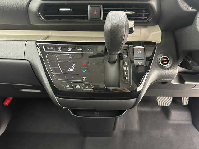 三菱 デリカミニ T プレミアム 兵庫県 2024(令6)年 0.1千km アメジストブラック/シルキーホワイト 登録時走行距離:14km/純正9型ディスプレイオーディオ（AM/FM/BT/USB）/全方位カメラ/デジタルインナーミラー/両側パワースライドドア/ハーフレザーシート/シートヒーター/ハンドルヒーター/衝突被害軽減システム/レーダークルーズコントロール/レーンキープアシスト/コーナーセンサー/横滑り防止装置/アイドリングストップ/ダウンヒルアシストコントロール/サイドデカール/オートLEDライト/純正アルミホイール/オートホールド付電子パーキング/革巻きステアリング/ステアリングスイッチ/スマートキー/スペアキー