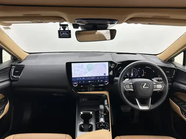 レクサス ＮＸ 250 バージョンL 岡山県 2023(令5)年 0.8万km ソニッククォーツ 純正１４インチナビ　サンルーフ　衝突軽減ブレーキ　アラウンドビューモニター　レーダークルーズコントロール　ビルトインＥＴＣ２．０　三眼ＬＥＤヘッドライト　１００Ｖ電源　シートヒーター　エアシート
