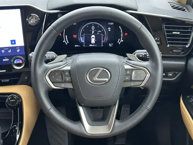 レクサス ＮＸ 250 バージョンL 岡山県 2023(令5)年 0.8万km ソニッククォーツ 純正１４インチナビ　サンルーフ　衝突軽減ブレーキ　アラウンドビューモニター　レーダークルーズコントロール　ビルトインＥＴＣ２．０　三眼ＬＥＤヘッドライト　１００Ｖ電源　シートヒーター　エアシート