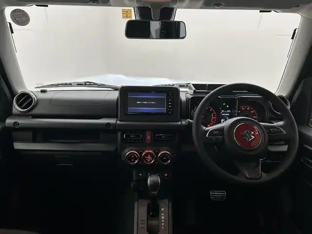 スズキ ジムニー XC 愛媛県 2023(令5)年 0.9万km ジャングルグリーン ワンオーナー　純正SDナビ　Bluetooth　CD　DVD　バックカメラ　スズキセーフティサポート　アイドリングストップ　純正アルミホイール　シートヒーター　ステアリングリモコン　ドアバイザー　プッシュスタート　スマートキー　スペアキー