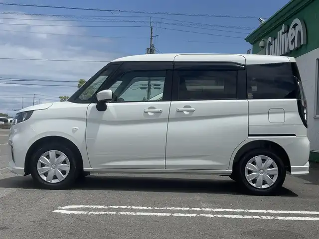 スズキ ソリオ G 徳島県 2023(令5)年 0.5万km ピュアホワイトP ワンオーナー/純正ナビ【CN-RZ876】/片側パワースライドドア/純正フロアマット/衝突被害軽減システム/レーンキープアシスト/オートマチックハイビーム/横滑り防止装置/盗難防止装置/後ろコーナーセンサー/ETC/バックカメラ/スマートキー/プッシュスタート