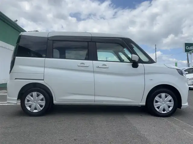 スズキ ソリオ G 徳島県 2023(令5)年 0.5万km ピュアホワイトP ワンオーナー/純正ナビ【CN-RZ876】/片側パワースライドドア/純正フロアマット/衝突被害軽減システム/レーンキープアシスト/オートマチックハイビーム/横滑り防止装置/盗難防止装置/後ろコーナーセンサー/ETC/バックカメラ/スマートキー/プッシュスタート