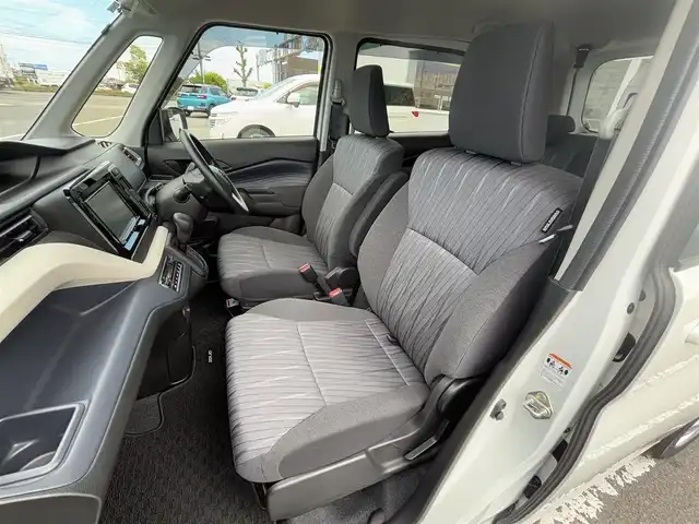 スズキ ソリオ G 徳島県 2023(令5)年 0.5万km ピュアホワイトP ワンオーナー/純正ナビ【CN-RZ876】/片側パワースライドドア/純正フロアマット/衝突被害軽減システム/レーンキープアシスト/オートマチックハイビーム/横滑り防止装置/盗難防止装置/後ろコーナーセンサー/ETC/バックカメラ/スマートキー/プッシュスタート