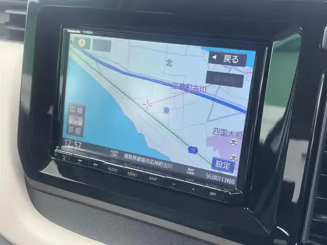 スズキ ソリオ G 徳島県 2023(令5)年 0.5万km ピュアホワイトP ワンオーナー/純正ナビ【CN-RZ876】/片側パワースライドドア/純正フロアマット/衝突被害軽減システム/レーンキープアシスト/オートマチックハイビーム/横滑り防止装置/盗難防止装置/後ろコーナーセンサー/ETC/バックカメラ/スマートキー/プッシュスタート