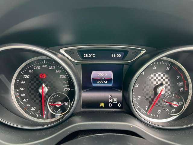 メルセデス・ベンツ Ａ１８０ スポーツ 埼玉県 2016(平28)年 6万km コスモスブラック ブラックハーフレザーシート /アダプティブクルーズコントロール /レーダーセーフティパッケージ/パークセンサー /ブラインドスポットモニター /バックカメラ /純正ナビ /ドラレコ /ETC /フルセグTV /前席シートヒーター /シートポジションメモリー機能