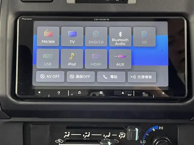 トヨタ ランドクルーザー AX 埼玉県 2024(令6)年 1.1万km アティチュードブラックマイカ パートタイム4WD/トヨタセーフティーセンス/社外ナビ/（フルセグTV/CD/DVD/Bluetooth）/バックカメラ/クルーズコントロール/ヒルスタートアシストコントロール/ダウンヒルアシストコントロール/前後ドライブレコーダーTZ-DR210/オートLEDヘッドライト/背面タイヤ/純正１６インチアルミホイール/デュアルモードオートマチックロッキングハブ/電動デフロック