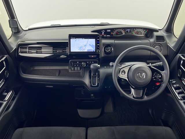 ホンダ Ｎ ＢＯＸ L 秋田県 2021(令3)年 4.5万km プラチナホワイトパール 4WD/ワンオーナー/両側パワースライドドア/純正８型ナビ/(フルセグTV/Bluetooth/DVD/CD)/バックカメラ/レーダークルーズコントロール/レーンキープアシスト/横滑防止機能/衝突被害軽減システム/アイドリングストップ/プッシュスタート/スマートキー/スペアキー/純正エンジンスターター/オートライト/オートマチックハイビーム/LEDヘッドライト/フォグランプ/ステアリングリモコン/社外前後ドライブレコーダー/後方コーナーセンサー/電動格納ミラー/純正アルミホイール/純正フロアマット/取扱説明書/保証書