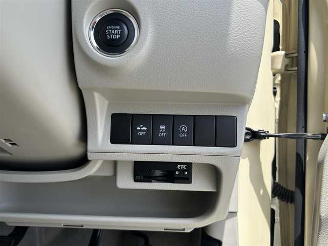 スズキ ラパン X 奈良県 2016(平28)年 5.7万km シフォンアイボリーメタリック 社外ナビ　/フルセグ　/Ｂｌｕｅｔｏｏｔｈ　/ＤＶＤ再生　/ＵＳＢ入力端子　/ETC　/ベンチシート　/運転席シートヒーター　/純正フロアマット　/純正アルミホイール/オートライト　/衝突被害軽減ブレーキ　/横滑り防止装置　/Ｗエアバッグ/取扱説明書/保証書/スペアキー1本