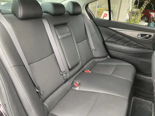 日産 スカイライン 200GT－t タイプSP 静岡県 2014(平26)年 12.3万km ガーネットブラック (株)IDOMが運営する【じしゃロン焼津店】の自社ローン専用車両になります。こちらは現金またはオートローンご利用時の価格です。自社ローンご希望の方は別途その旨お申付け下さい/【じしゃロン個店占有の為　落札禁止】/純正ニッサンコネクトナビ/FM/AM/CD/TV/Bluetooth/Jes TVコントロールSV/アラウンドビューモニター/ETC/コーナーセンサー/クルーズコントロール/本革シート/前席シートヒーター/前席パワーシート/ターボ/LEDヘッドライト/オートライト/プッシュスタート/スマートキー/取説/保証書/記録簿