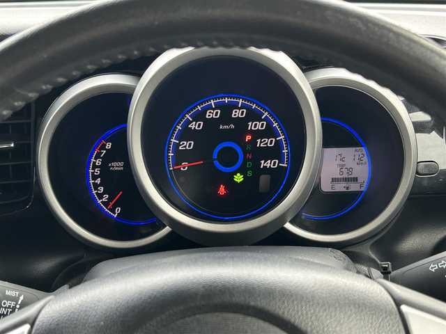 ホンダ Ｎ ＢＯＸ ＋ カスタム G ターボAパッケージ 道東・釧路十勝 2014(平26)年 8.1万km カトラリーシルバーM 4WD/社外SDナビ/革巻きステアリング/プッシュスタート/パワーウィンドウ/アイドリングストップ/パワーステアリング/オートライト/横滑り防止装置/クルーズコントロール/パドルシフト/純正フロアマット/社外14インチアルミホイール/社外スタッドレスタイヤ積込み/取扱説明書
