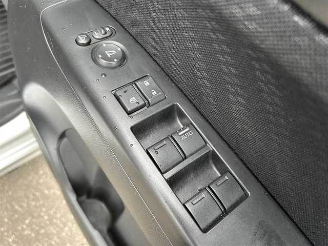 ホンダ Ｎ ＢＯＸ ＋ カスタム G ターボAパッケージ 道東・釧路十勝 2014(平26)年 8.1万km カトラリーシルバーM 4WD/社外SDナビ/革巻きステアリング/プッシュスタート/パワーウィンドウ/アイドリングストップ/パワーステアリング/オートライト/横滑り防止装置/クルーズコントロール/パドルシフト/純正フロアマット/社外14インチアルミホイール/社外スタッドレスタイヤ積込み/取扱説明書
