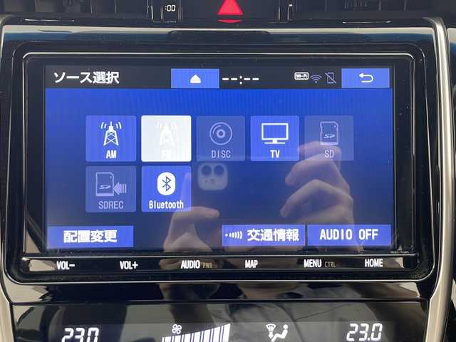 トヨタ ハリアー ハイブリッド エレガンス 秋田県 2020(令2)年 5.6万km スパークリングブラックパールクリスタルシャイン 4WD/純正9インチナビ/　（CD/DVD/フルセグTV/Bluetooth）/バックカメラ/レーダークルーズコントロール/ステアリングスイッチ/革巻きハンドル/ビルトインETC/ハーフレザーシート/D席パワーシート/オートライト/オートハイビーム/LEDヘッドライト/フォグランプ/スマートキー/プッシュスタート/純正17インチアルミホイール/純正フロアマット/衝突軽減ブレーキ/レーンキープアシスト