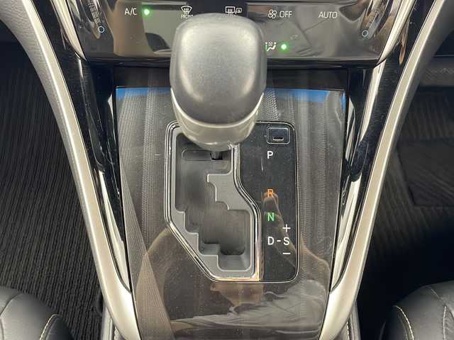 トヨタ ハリアー ハイブリッド エレガンス 秋田県 2020(令2)年 5.6万km スパークリングブラックパールクリスタルシャイン 4WD/純正9インチナビ/　（CD/DVD/フルセグTV/Bluetooth）/バックカメラ/レーダークルーズコントロール/ステアリングスイッチ/革巻きハンドル/ビルトインETC/ハーフレザーシート/D席パワーシート/オートライト/オートハイビーム/LEDヘッドライト/フォグランプ/スマートキー/プッシュスタート/純正17インチアルミホイール/純正フロアマット/衝突軽減ブレーキ/レーンキープアシスト