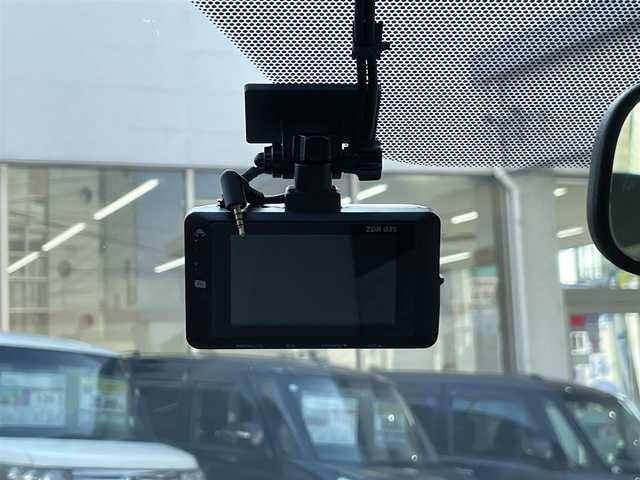 トヨタ プリウス S　LEDエディション 福岡県 2011(平23)年 6.8万km ホワイトパールクリスタルシャイン (株)IDOMが運営する【じしゃロン八幡西店】の自社ローン専用車両になります。こちらは現金またはオートローンご利用時の価格です。自社ローンご希望の方は別途その旨お申付け下さい