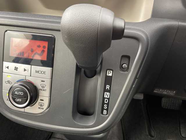 トヨタ パッソ モーダ 道央・札幌 2016(平28)年 4.5万km ブラックマイカメタリック/ディープブルークリスタルマイカ ・４WD/寒冷地仕様/・純正純正ディーラーOPナビ/・CD.SD.Bluetooth.ワンセグ/・LEDヘッドライト/・純正ドライブレコーダー/・スマートキー/プッシュスタート/・シートヒーター/・横滑り防止/・スタッドレス積込/・トラクションコントロール