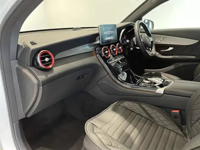 メルセデス・ベンツ ＧＬＣ２００ クーペスポーツ 愛知県 2019(平31)年 4.8万km ポーラホワイト レーダーセーフティＰＫＧ　/ＣＯＭＭＡＮＤナビ　/３６０度カメラ　/Ｂｌｕｅｔｏｏｔｈ　/フルセグＴＶ　/ＡＣＣ　/ＬＫＡ　/ＬＤＷ　/ＢＳＭ　/ハーフレザー　/シートヒーター　/ＬＥＤヘッドライト　/ドライブレコーダー/パワーバックドア/プッシュスタート/アイドリングストップ