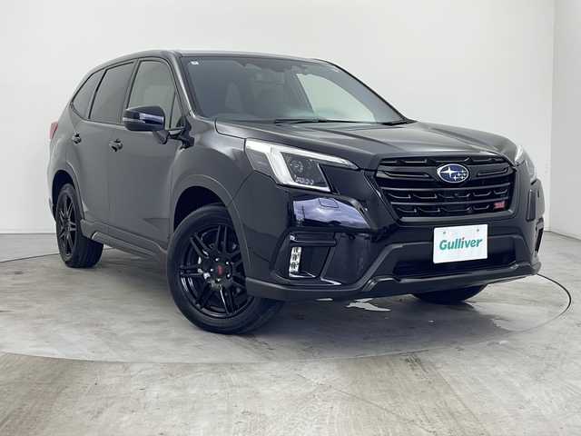 スバル フォレスター STIスポーツ 秋田県 2024(令6)年 0.9万km クリスタルブラックシリカ 4WD/メーカーOPナビ　/フルセグＴＶ/BT/CD/DVD/HDMI/アイサイト　/レーダークルーズコントロール　/ブラインドスポットモニター　/パドルシフト/エマージェンシーレーンキープアシスト/横滑り防止装置/ドライバーモニタリングシステム/後退時ブレーキアシスト/プリクラッシュブレーキ/バックカメラ　/純正前後ドライブレコーダー/ＥＴＣ　/全席シートヒーター/ステアリングヒーター　/運転席パワーシート/社外レーダー/純正AW付きスタッドレスタイヤ積み込み/LEDヘッドライト/フォグランプ