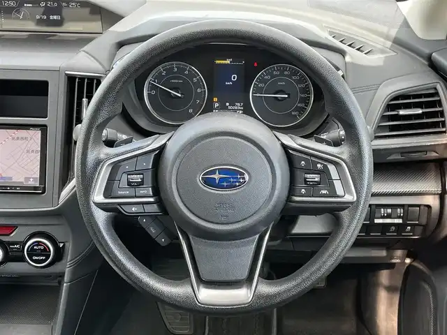 スバル インプレッサ Ｇ４ 1．6i－L アイサイト 道央・札幌 2018(平30)年 5.1万km アイスシルバーメタリック ４WD/社外メモリーナビ/CD/DVD/BT/フルセグ/アイサイト/衝突被害軽減ブレーキ/横滑り防止装置/レーダークルーズコントロール/レーンキープアシスト/ヒルスタートアシスト/リアパーキングセンサー/バックカメラ/ETC/ドライブレコーダー/アイドリングストップ/ステアリングリモコン/パドルシフト/電動パーキング/プッシュスタート/スマートキー/HIDヘッドライト/オートライト/フォグランプ/電動格納ミラー/ヘッドライトレベライザー/純正フロアマット/ドアバイザー/スペアキー/社外AW付冬タイヤ積込/205/55/R16/2023年/山7mm