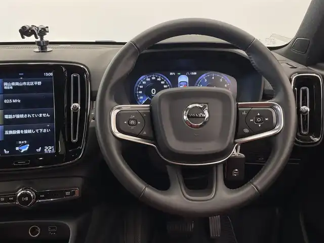 ボルボ ＸＣ４０ T4 AWD インスクリプション 岡山県 2019(平31)年 4万km クリスタルホワイトP ワンオーナー/純正SENSUSナビ/360°カメラ/アップルカープレイ/ハーマンカードン/フルセグTV/クリスタルシフトノブ/赤レザーシート/シートヒーター/ステアリングヒーター/ACC/アダプティブベンディングライト/コーナリングライト/レーンキーピングエイド/BLIS/ロードサインインフォメーション/クロストラフィックアラート/パークアシスト/衝突回避/CitySafety警告/ドライバーアラート