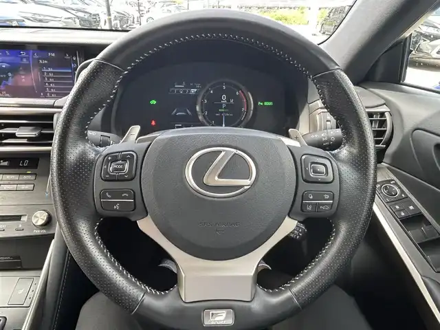 レクサス ＩＳ 300h Fスポーツ 佐賀県 2020(令2)年 4.8万km ヒートブルーコントラストレイヤリング プリクラッシュセーフティ/レーンディパーチャーアラート/レーダークルーズコントロール/クリアランスソナー/ブラインドスポットモニター/純正メーカーナビ/・バックカメラ/・フルセグTV/BT/CD/DVD/全周囲&リアカメラドラレコ(ZQ-30R)/ETC2.0/純正18インチAW/ハーフレザーシート/シートヒーター/パワーシート/革巻きステアリング/パドルシフト/三眼LEDヘッドライト/スペアキー×１/カードキー×1/取扱説明書/保証書