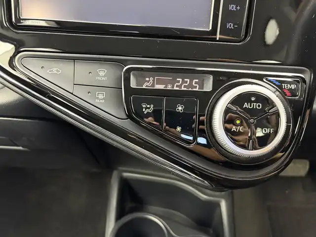 トヨタ アクア S スタイルブラック 愛知県 2020(令2)年 4万km ダークブルーマイカ トヨタセーフティセンス/・プリクラッシュセーフティ/・クリアランスソナー/・オートマチックハイビーム/パノラミックビューモニター/純正SDナビ/・フルセグTV/Bluetooth/CD/DVD/ビルドインETC/LEDヘッドライト/オートライト/スマートキー/社外15インチアルミホイール/純正フロアマット