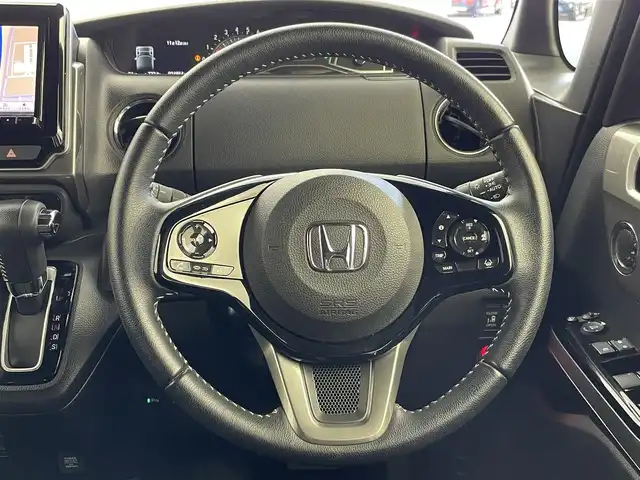 ホンダ Ｎ ＢＯＸ カスタム L スタイル+ブラック 群馬県 2023(令5)年 2.5万km プラチナホワイトパール 8型ナビ　バックカメラ　衝突被害軽減ブレーキ　前席シートヒーター　両側電動スライドドア　ビルトインETC フルセグTV アダプティブクルーズコントロール　レーンキープアシスト　スマートキー　禁煙車