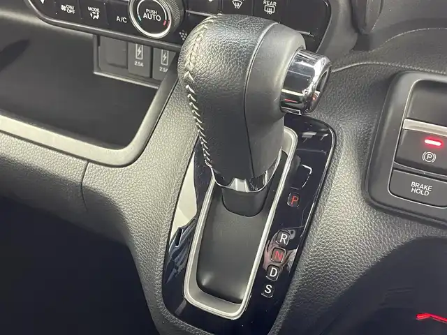 ホンダ Ｎ ＢＯＸ カスタム L スタイル+ブラック 群馬県 2023(令5)年 2.5万km プラチナホワイトパール 8型ナビ　バックカメラ　衝突被害軽減ブレーキ　前席シートヒーター　両側電動スライドドア　ビルトインETC フルセグTV アダプティブクルーズコントロール　レーンキープアシスト　スマートキー　禁煙車