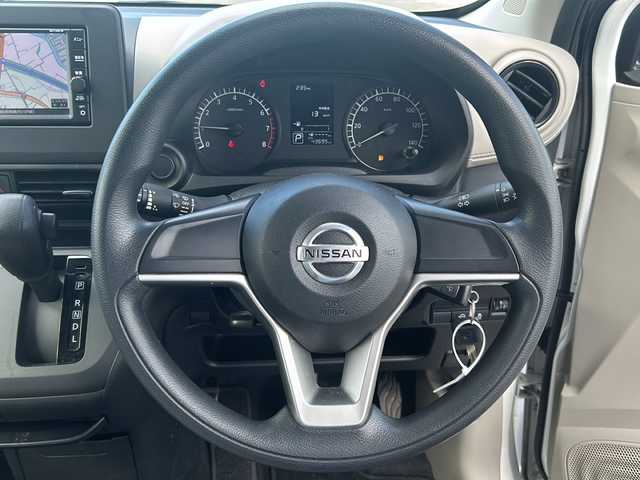 日産 デイズ B 徳島県 2020(令2)年 4.4万km ホワイト 純正7型ナビ　MJ118D-W/（BT/DISC/iPod/フルセグ）/アイドリングストップ/電動格納付ミラー/ハロゲンヘッドライト/社外フロアマット/横滑り防止装置/盗難防止装置/レーンキープアシスト/リモコンキー/スペアキー