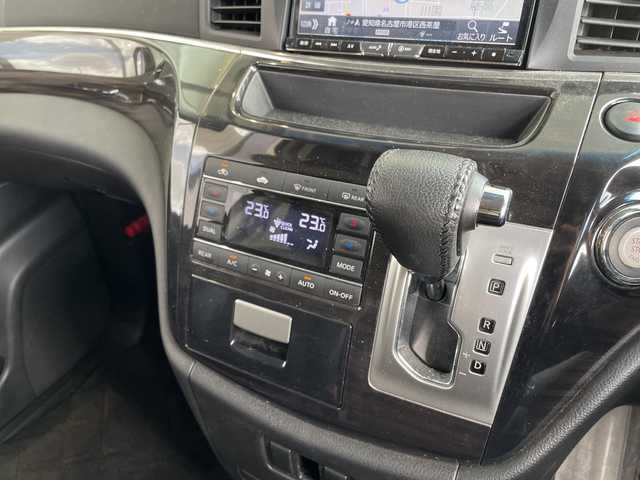 日産 エルグランド 250ハイウェイスターS 愛知県 2018(平30)年 4.4万km ファントムブラック 8型ナビ/フルセグ/バックカメラ/両側パワースライドドア/フリップダウンモニター/リアオートエアコン/ステアリングスイッチ/スマートキー/プッシュスタート