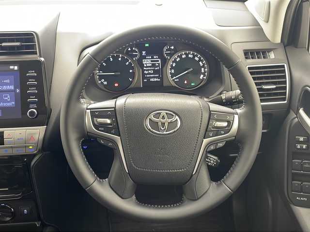 トヨタ ランドクルーザー プラド TX Lパッケージ ブラックED 沖縄県 2021(令3)年 4.7万km ホワイトパールクリスタルシャイン 純正９インチナビ/（フルセグTV　Bluetooth　FM　AM）/サンルーフ/全方位カメラ/黒革パワーシート/エアーシート/シートヒーター/前後コーナーセンサー/前方ドライブレコーダー（ND-DVR30）/ＬＥＤヘッドライト/純正１８インチアルミホイール/ルーフレール/JAOSフロントスキッドバー/リフトアップ/オーバーフェンダー