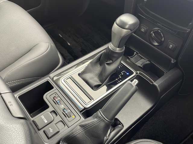 トヨタ ランドクルーザー プラド TX Lパッケージ ブラックED 沖縄県 2021(令3)年 4.7万km ホワイトパールクリスタルシャイン 純正９インチナビ/（フルセグTV　Bluetooth　FM　AM）/サンルーフ/全方位カメラ/黒革パワーシート/エアーシート/シートヒーター/前後コーナーセンサー/前方ドライブレコーダー（ND-DVR30）/ＬＥＤヘッドライト/純正１８インチアルミホイール/ルーフレール/JAOSフロントスキッドバー/リフトアップ/オーバーフェンダー