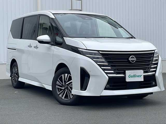 日産 セレナ e－パワー ハイウェイスター V 三重県 2025(令7)年 0.1千km プリズムホワイト 登録済未使用車/純正１２．３型ナビ/全周囲カメラ/デジタルインナーミラー/ＥＴＣ/両側パワースライドドア/スペアキー/コーナーセンサー/プロパイロット/ドライブレコーダー/SOSコール/ワイヤレス充電器/USBポート/衝突軽減ブレーキ/レーンキープアシスト/踏み間違い防止支援/先行車発進お知らせ/禁煙車