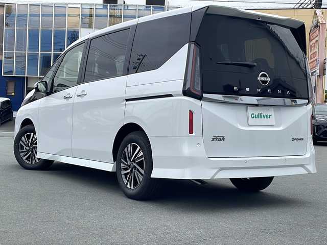 日産 セレナ e－パワー ハイウェイスター V 三重県 2025(令7)年 0.1千km プリズムホワイト 登録済未使用車/純正１２．３型ナビ/全周囲カメラ/デジタルインナーミラー/ＥＴＣ/両側パワースライドドア/スペアキー/コーナーセンサー/プロパイロット/ドライブレコーダー/SOSコール/ワイヤレス充電器/USBポート/衝突軽減ブレーキ/レーンキープアシスト/踏み間違い防止支援/先行車発進お知らせ/禁煙車