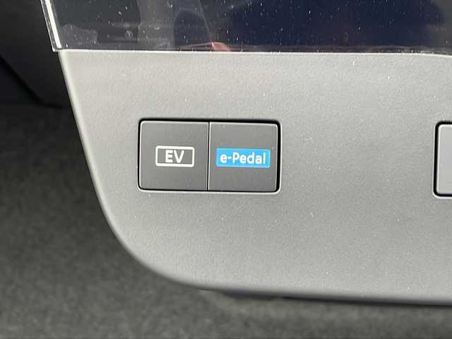 日産 セレナ e－パワー ハイウェイスター V 三重県 2025(令7)年 0.1千km プリズムホワイト 登録済未使用車/純正１２．３型ナビ/全周囲カメラ/デジタルインナーミラー/ＥＴＣ/両側パワースライドドア/スペアキー/コーナーセンサー/プロパイロット/ドライブレコーダー/SOSコール/ワイヤレス充電器/USBポート/衝突軽減ブレーキ/レーンキープアシスト/踏み間違い防止支援/先行車発進お知らせ/禁煙車