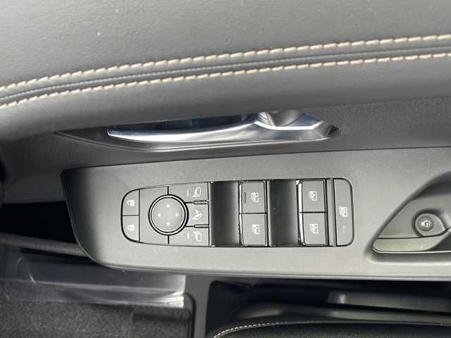 日産 セレナ e－パワー ハイウェイスター V 三重県 2025(令7)年 0.1千km プリズムホワイト 登録済未使用車/純正１２．３型ナビ/全周囲カメラ/デジタルインナーミラー/ＥＴＣ/両側パワースライドドア/スペアキー/コーナーセンサー/プロパイロット/ドライブレコーダー/SOSコール/ワイヤレス充電器/USBポート/衝突軽減ブレーキ/レーンキープアシスト/踏み間違い防止支援/先行車発進お知らせ/禁煙車