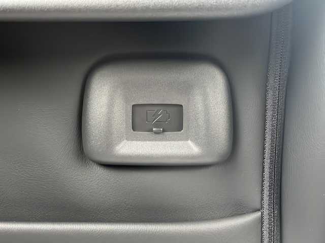 日産 セレナ e－パワー ハイウェイスター V 三重県 2025(令7)年 0.1千km プリズムホワイト 登録済未使用車/純正１２．３型ナビ/全周囲カメラ/デジタルインナーミラー/ＥＴＣ/両側パワースライドドア/スペアキー/コーナーセンサー/プロパイロット/ドライブレコーダー/SOSコール/ワイヤレス充電器/USBポート/衝突軽減ブレーキ/レーンキープアシスト/踏み間違い防止支援/先行車発進お知らせ/禁煙車