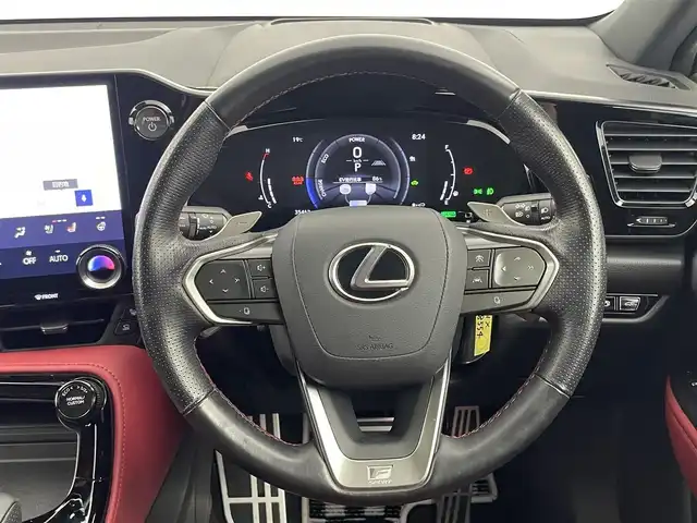 レクサス ＮＸ 350h Fスポーツ 埼玉県 2023(令5)年 3.6万km ホワイトノーヴァガラスフレーク ムーンルーフ　純正１４インチナビ　パノラミックビューモニター　ＢＳＭ　ＨＵＤ　赤レザー　レーダークルーズ　デジタルインナーミラー　ビルトインＥＴＣ２．０　ＡＣ１００Ｖ　オレンジキャリパー　ＬＥＤライト