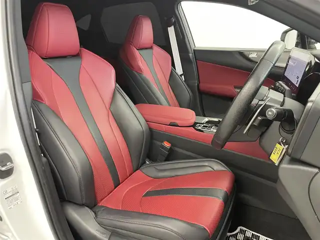 レクサス ＮＸ 350h Fスポーツ 埼玉県 2023(令5)年 3.6万km ホワイトノーヴァガラスフレーク ムーンルーフ　純正１４インチナビ　パノラミックビューモニター　ＢＳＭ　ＨＵＤ　赤レザー　レーダークルーズ　デジタルインナーミラー　ビルトインＥＴＣ２．０　ＡＣ１００Ｖ　オレンジキャリパー　ＬＥＤライト