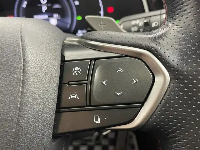 レクサス ＮＸ 350h Fスポーツ 埼玉県 2023(令5)年 3.6万km ホワイトノーヴァガラスフレーク ムーンルーフ　純正１４インチナビ　パノラミックビューモニター　ＢＳＭ　ＨＵＤ　赤レザー　レーダークルーズ　デジタルインナーミラー　ビルトインＥＴＣ２．０　ＡＣ１００Ｖ　オレンジキャリパー　ＬＥＤライト